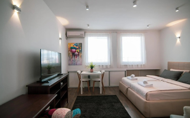 5 Star Central Studio