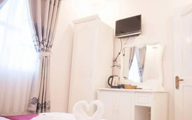 Phung Hoang Hotel