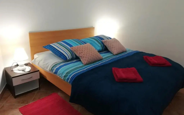 Apartment MIS Floura