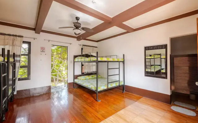 Ross Rose Budget Hotel