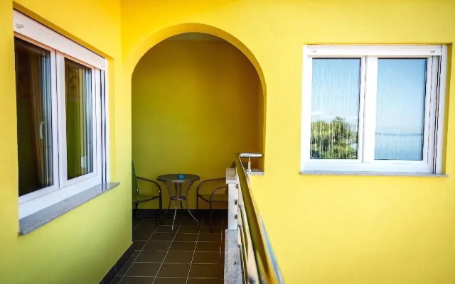 Nemira Sunny Apartments