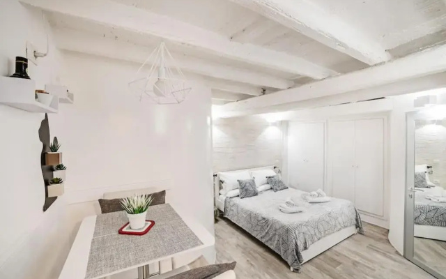 Enchanting studio apartment in Trastevere