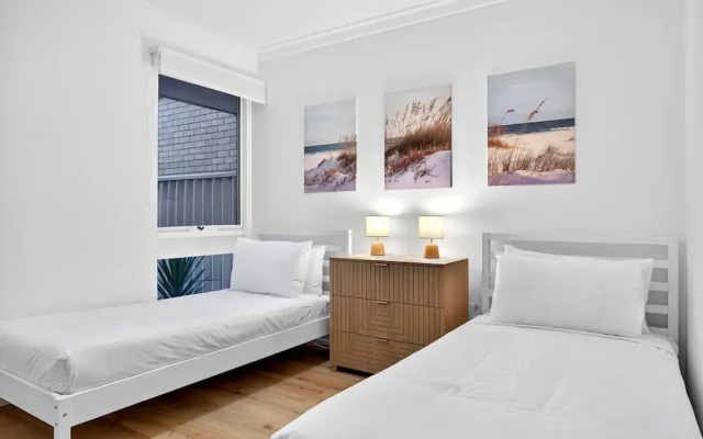 Bright 2-bed Unit Near Scarborough Beach