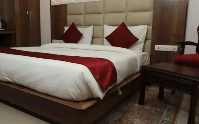 RR Hotel and Resort