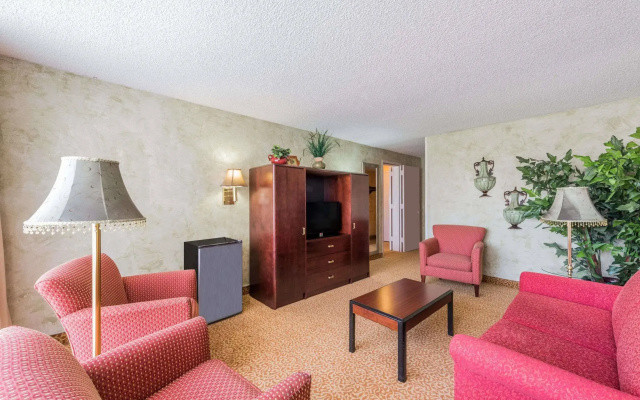 Holiday Inn Dallas Market Ctr Love Field by IHG