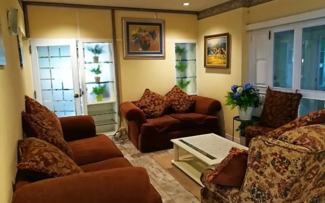 Nakhon Latphrao Hostel