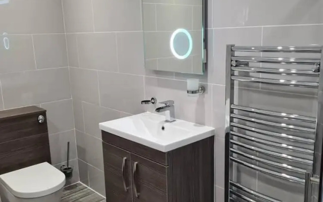 Remarkable 2-bed Apartment in Ilfracombe