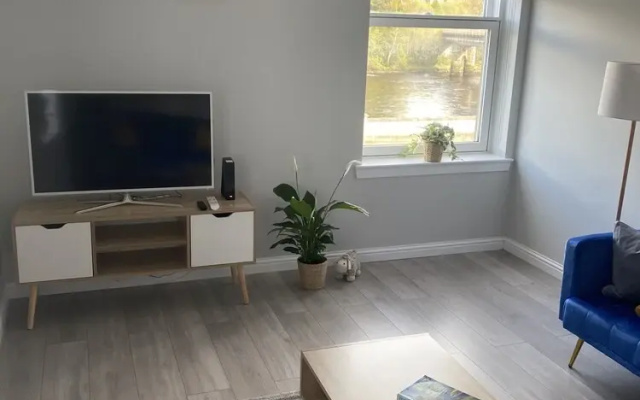 Stunning River View 2-bed Apartment in Perth