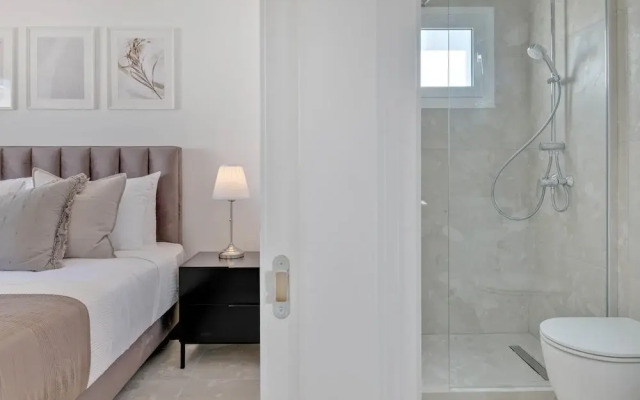 Phaedrus Living: Seaview Luxury Flat Limnaria 150