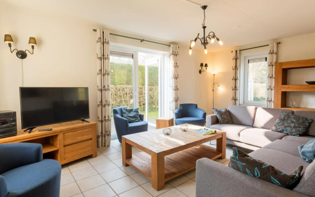 Detached Villa With Dishwasher Near the Sea