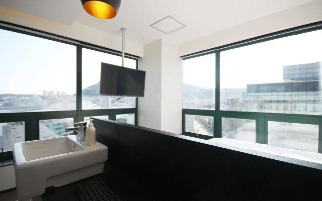 Mini hotel may nampo