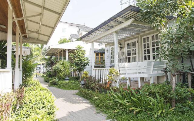 Отель At Residence Suvarnabhumi вид на фасад