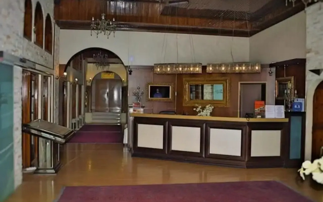 Chris & Eve Mansion