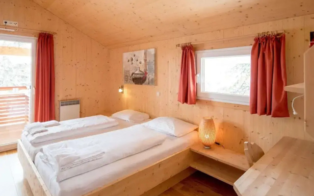 Attractive Chalet With hot tub