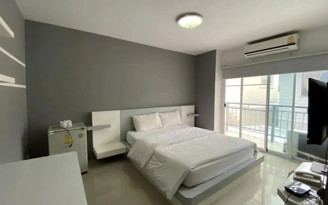 Warisa Apartment