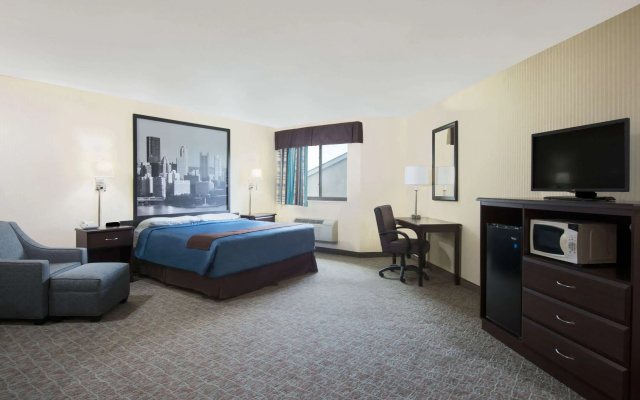 Super 8 by Wyndham Grove City
