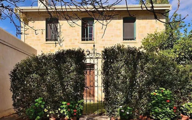 Mallyons Executive Villas