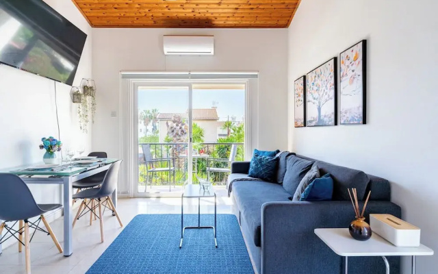 Lazuli 1-BR W Pool & Balcony in Larnaca
