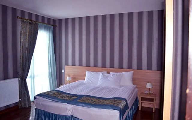 Edelweiss Hotel