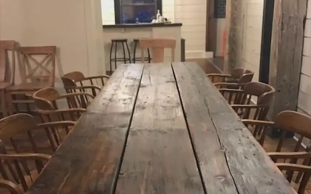The Landing Hotel and Dining