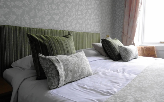 The Ardyne Guest House