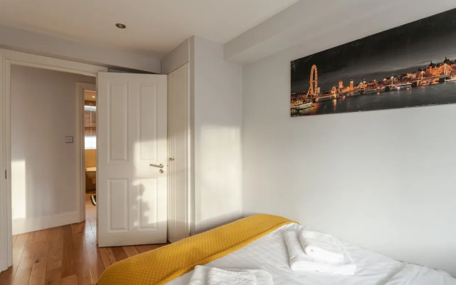 3 Bedrooms  Apartment  Central London