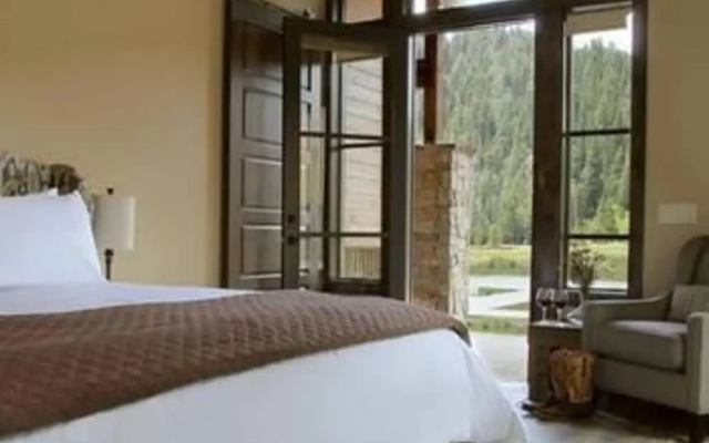 Highlands Ranch Resort