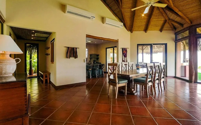 Punta Islita, Autograph Collection