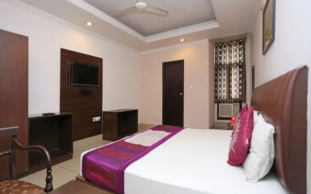 OYO 3697 Hotel Rivieraa