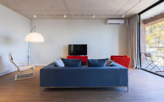 Spacious 3BR Apartment With 2 Balconies in Old Tbilisi