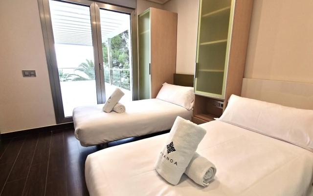 A001 - Villa de lujo en primera línea de mar