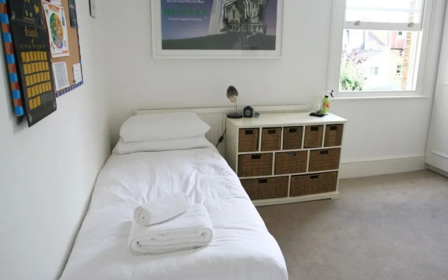 Modern Wandsworth Home By East Putney Station