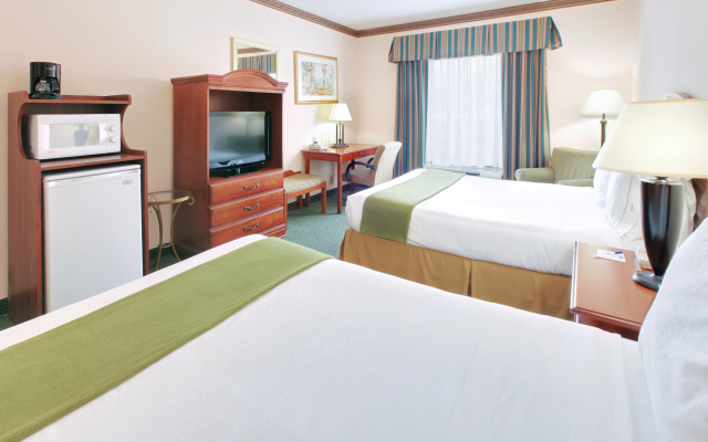 Holiday Inn Express Hotel & Suites Cleveland by IHG