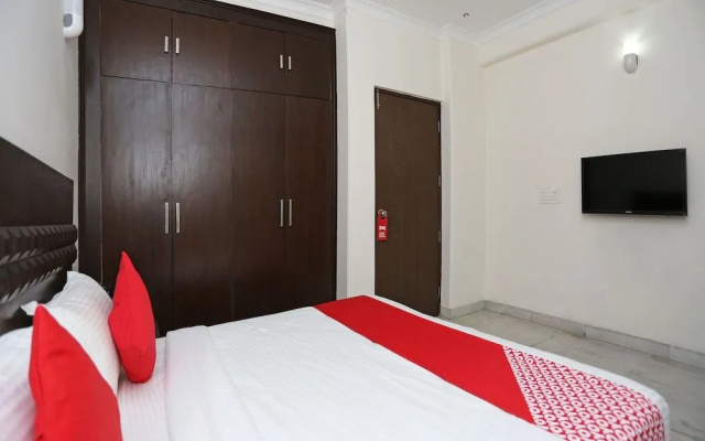 OYO 15822 Ryan Residency