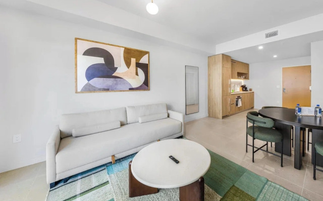 Elite 1BR & Rooftop Pool in Miami