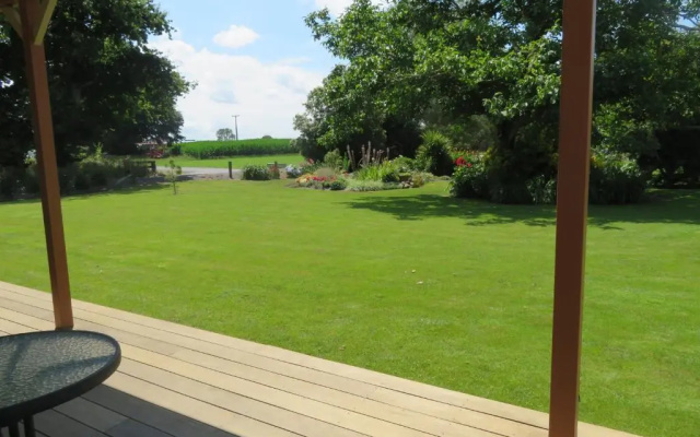 Walnut Lodge B&B