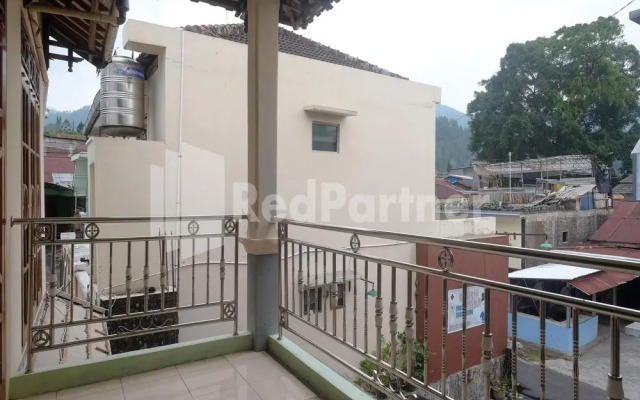 Wisma Giri Mulyo B Near Grojogan Sewu Mitra RedDoorz