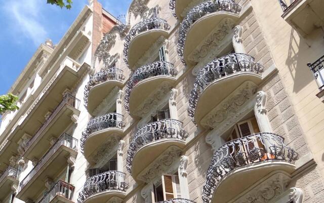 Отель Hostal Balkonis вид на фасад