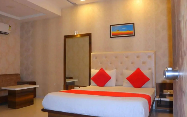 Hotel Landmark by Sky Stays
