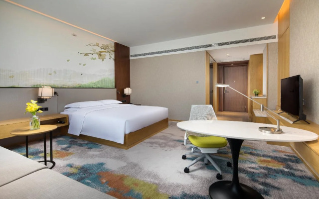 Hilton Garden Inn Nujiang