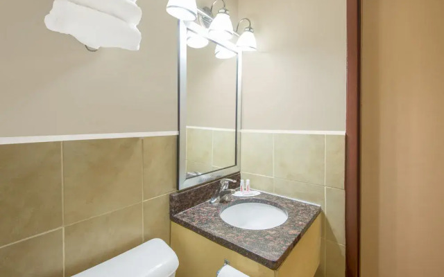 Super 8 by Wyndham Cleveland