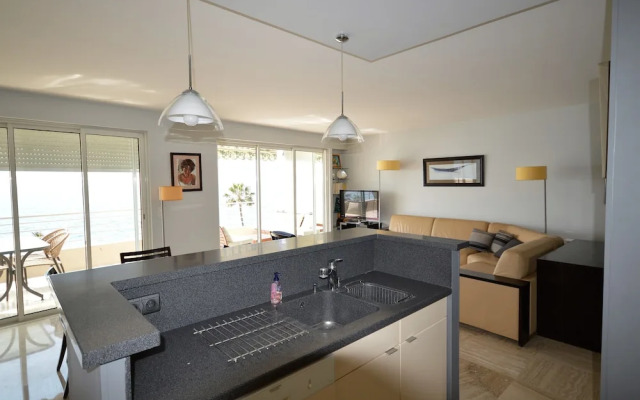 Wonderful seafront Apartment - 3-bedroom