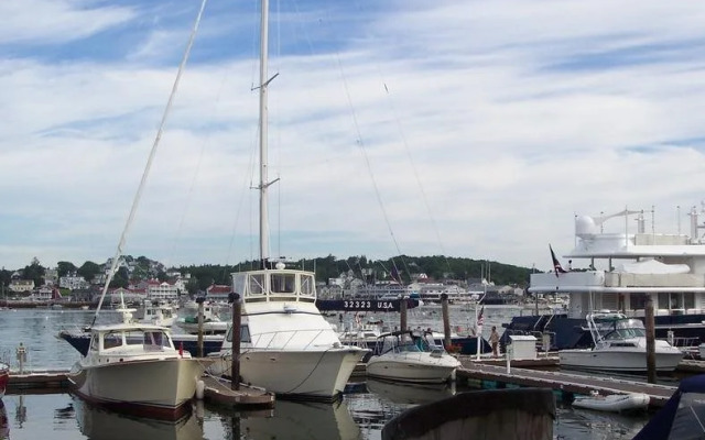 Browns Wharf Inn