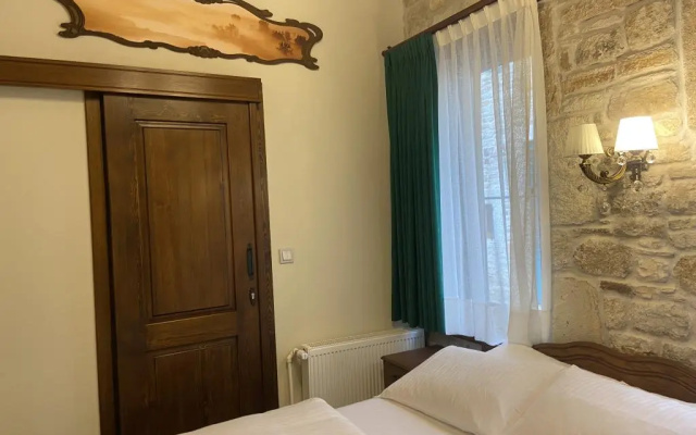 Yeni Foca Dionysos 1789 (+12 Adults Only)
