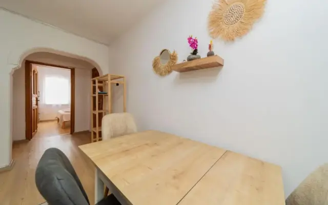 Central Flat With Balcony and Terrace in Muratpasa
