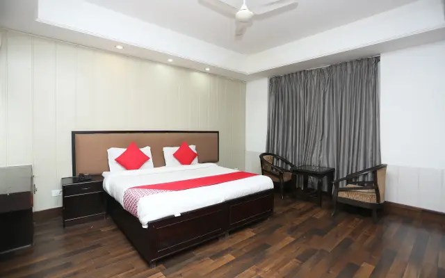 Super Hotel O The Avenue Residency