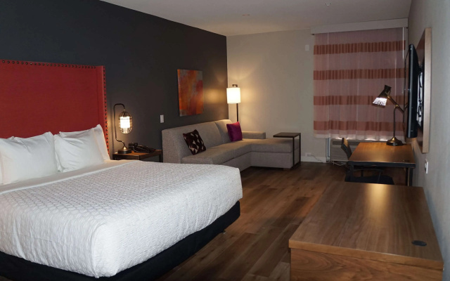 La Quinta Inn & Suites by Wyndham Lewisville