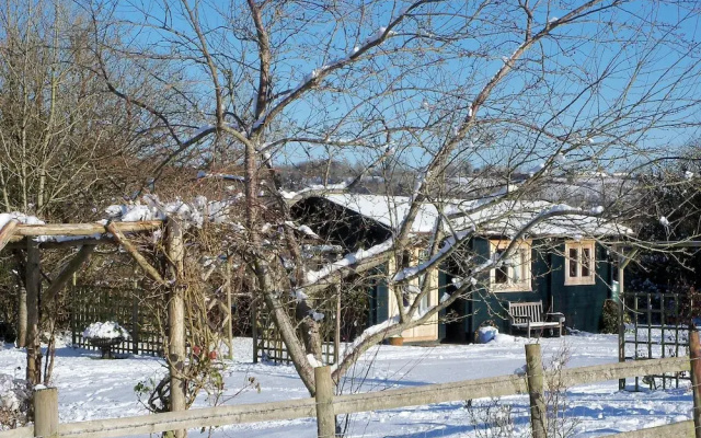 Sleeps2- Wifi - Walkers Paradise - South Facing