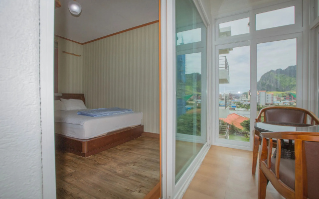 Seongsan Sunrise Pension