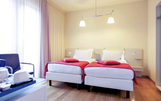 Отель Mercure Milano Solari